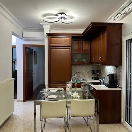 Apartament Thessaloniki, Four Seasons House Salonic